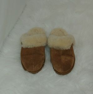 Emu house slippers
